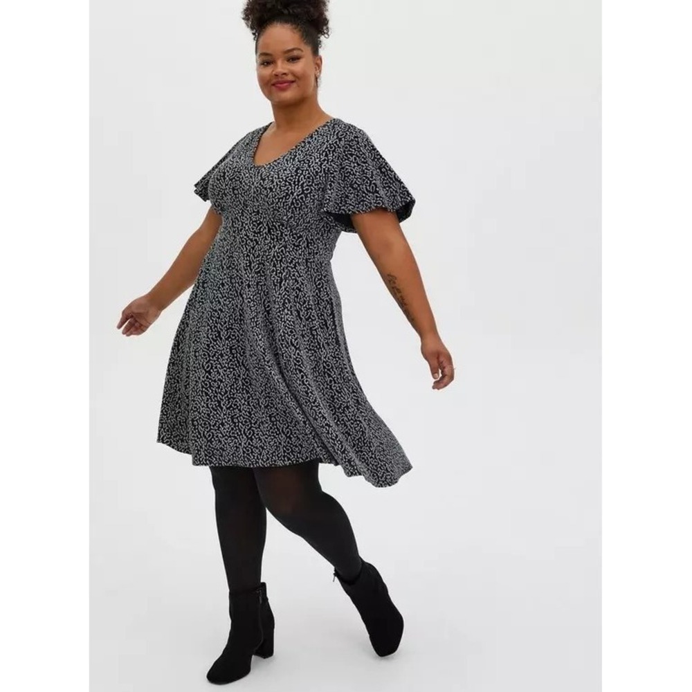 TORRID Black Silver Glitter Leopard‎ Print Flutter Sleeve Skater Dress Size 4X